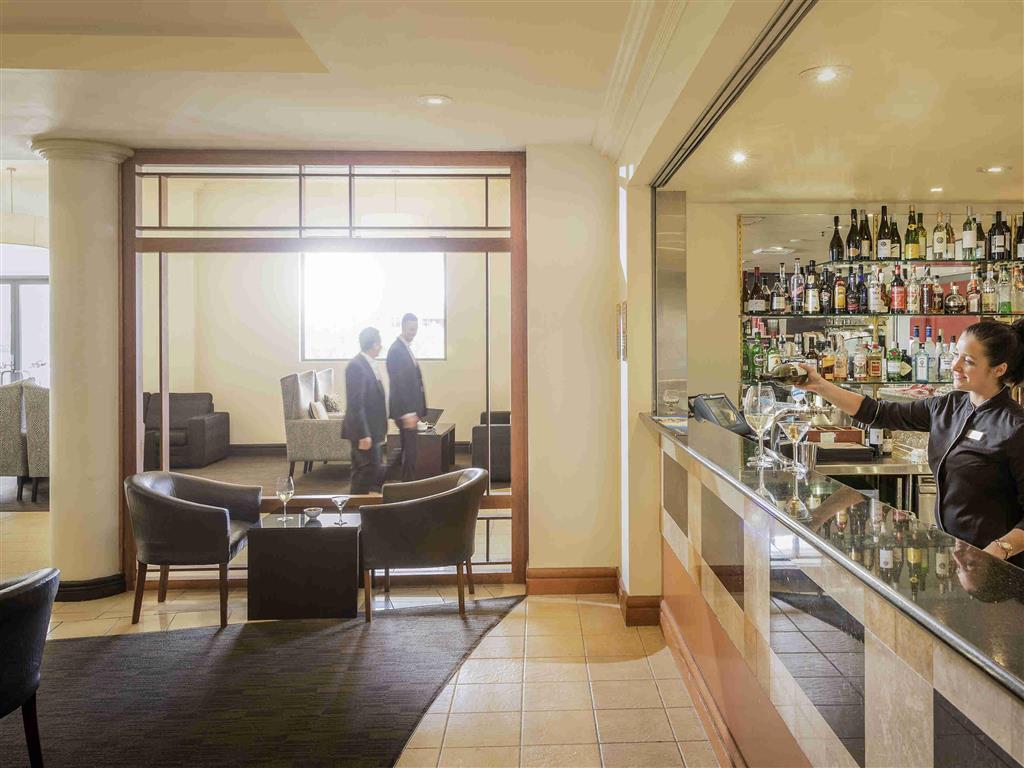 Visy Dior Hotel Бокъм Хилс Екстериор снимка