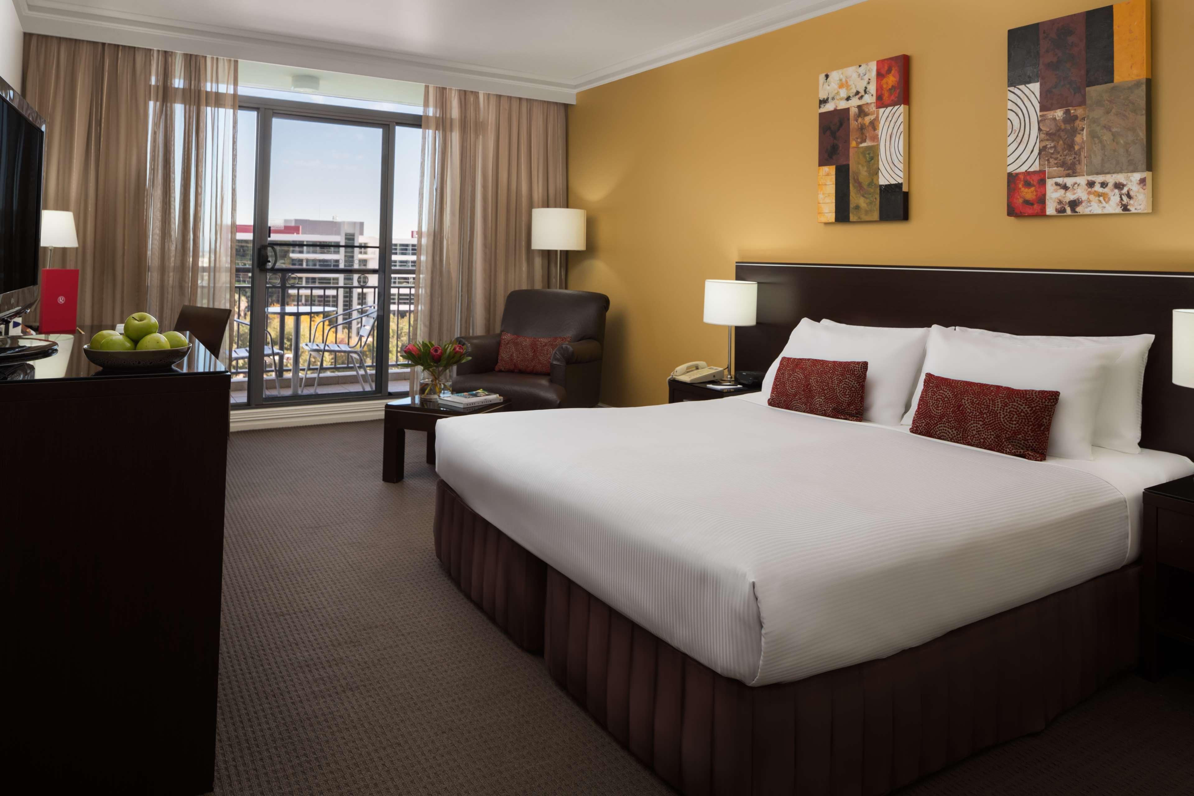 Visy Dior Hotel Бокъм Хилс Екстериор снимка