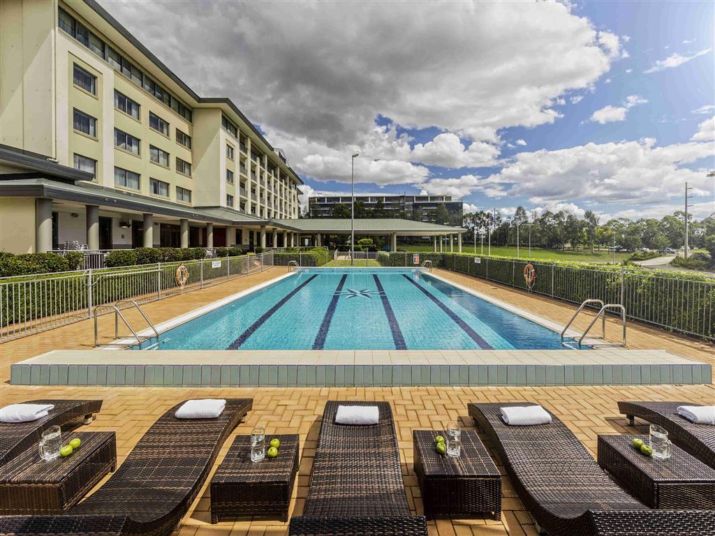 Visy Dior Hotel Бокъм Хилс Екстериор снимка