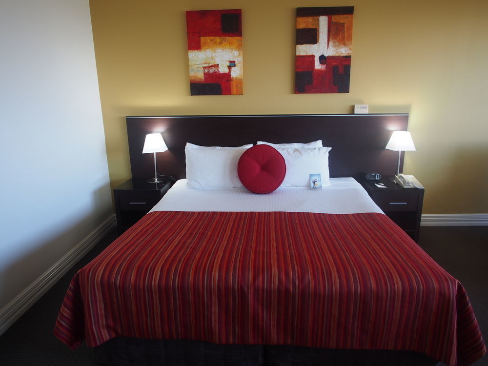 Visy Dior Hotel Бокъм Хилс Екстериор снимка