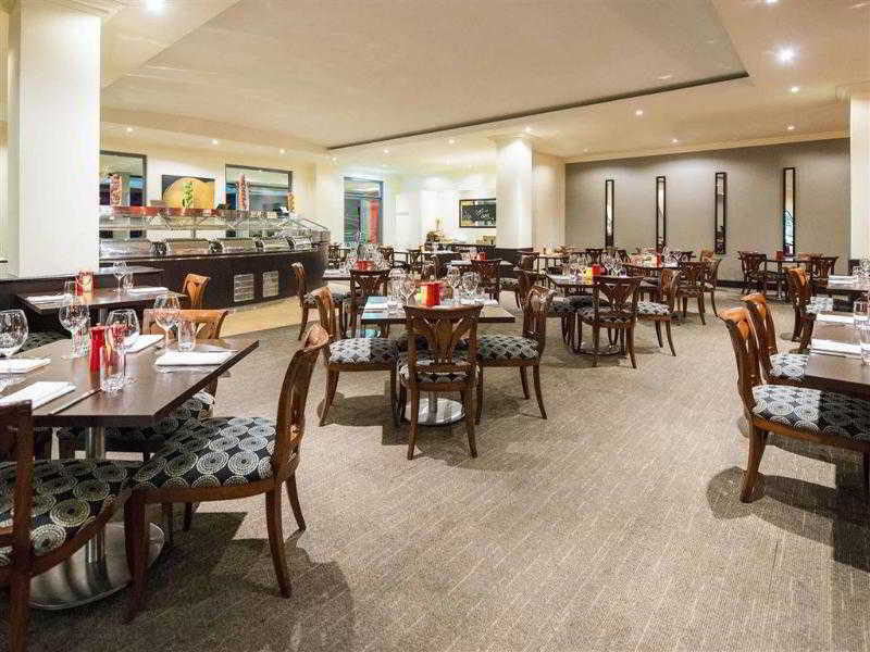 Visy Dior Hotel Бокъм Хилс Екстериор снимка